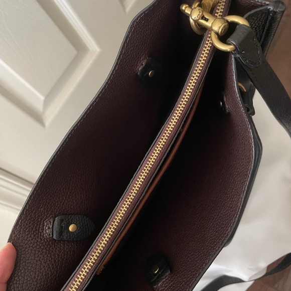 Coach Tyler Carryall 28 - Picture 4 of 8